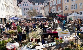 Die Bürger wünschen sich Gemeinschaft und Leben in der Stadt, wie hier beim Radewiger Frühlingsmarkt, zurück. - Ralf Bittner Die Bürger wünschen sich Gemeinschaft und Leben in der Stadt, wie hier beim Radewiger Frühlingsmarkt, zurück. - Ralf Bittner