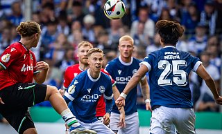 Das DFB-Pokalspiel gegen Hannover 96 war in dieser Saison Sam Schrecks (Mitte) bester Auftritt für den DSC. - Sarah Jonek Fotografie Das DFB-Pokalspiel gegen Hannover 96 war in dieser Saison Sam Schrecks (Mitte) bester Auftritt für den DSC. - Sarah Jonek Fotografie