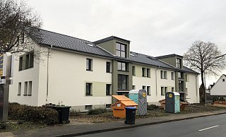 Die energetische Sanierung der Fassade des Mehrfamilienhauses an der Brunnenstraße ist abgeschlossen. - Leonie Strunk Die energetische Sanierung der Fassade des Mehrfamilienhauses an der Brunnenstraße ist abgeschlossen. - Leonie Strunk