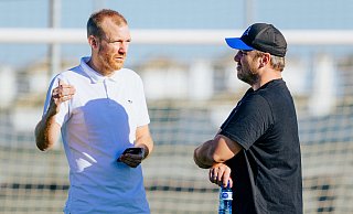 Sport-Geschäftsführer Benjamin Weber (l.) und Trainer Lukas Kwasniok sind entspannt. - Besim Mazhiqi Sport-Geschäftsführer Benjamin Weber (l.) und Trainer Lukas Kwasniok sind entspannt. - Besim Mazhiqi