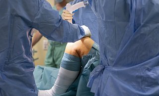 Die Zahl der Kliniken, die in OWL künftig noch Prothesen einsetzen dürfen, sinkt drastisch. - picture alliance / dpa Themendienst Die Zahl der Kliniken, die in OWL künftig noch Prothesen einsetzen dürfen, sinkt drastisch. - picture alliance / dpa Themendienst