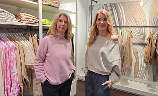 Mode und Accessoires bieten Claudia Pähler (l.) und Silke Ehrlich ab Freitag in dem neuen Geschäft am Klingelbrink an - und noch bis Juni auch in Rietberg. - Marion Pokorra Mode und Accessoires bieten Claudia Pähler (l.) und Silke Ehrlich ab Freitag in dem neuen Geschäft am Klingelbrink an - und noch bis Juni auch in Rietberg. - Marion Pokorra