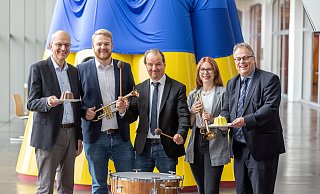 Martin Stodolka (Dr. Oetker), Dominik Potthast, Johannes Strzyzewski, Kim Bökenbrink (alle Musik- und Kunstschule) und Jan Miska, (Dr. Oetker Welt). - Oliver Krato Martin Stodolka (Dr. Oetker), Dominik Potthast, Johannes Strzyzewski, Kim Bökenbrink (alle Musik- und Kunstschule) und Jan Miska, (Dr. Oetker Welt). - Oliver Krato