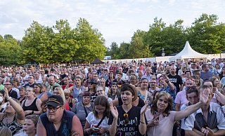 Zahlreiche Fans feiern beim Schlagertraum auf der Aqua Magica. - THORSTEN ULONSKA Zahlreiche Fans feiern beim Schlagertraum auf der Aqua Magica. - THORSTEN ULONSKA