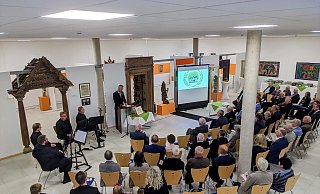 Der Festakt fand im Foyer der großen Ausstellungshalle statt. - Burkhard Battran Der Festakt fand im Foyer der großen Ausstellungshalle statt. - Burkhard Battran