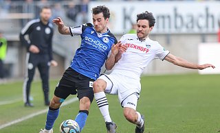 Arminias Rechtsverteidiger Christopher Lannert (l.), hier im Spiel gegen Verl, ist einer der Führungsspieler des DSC. - Oliver Krato Arminias Rechtsverteidiger Christopher Lannert (l.), hier im Spiel gegen Verl, ist einer der Führungsspieler des DSC. - Oliver Krato