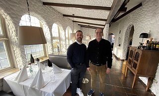 Marcel und Luigi Scattolini werden am zweiten Weihnachtstag ein letztes Mal die Gäste bewirten. Dann endet die Ära des "Il Sole" in Eidinghausen. - Nicole Sielermann Marcel und Luigi Scattolini werden am zweiten Weihnachtstag ein letztes Mal die Gäste bewirten. Dann endet die Ära des "Il Sole" in Eidinghausen. - Nicole Sielermann