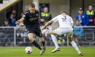 SCP-Stürmer Filip Bilbija, der hier im Hinspiel an Pauli-Verteidiger Karol Mets vorbeizieht, meldet sich rechtzeitig einsatzbereit. Diverse Teamkollegen drohen dagegen auszufallen. - Imago Images SCP-Stürmer Filip Bilbija, der hier im Hinspiel an Pauli-Verteidiger Karol Mets vorbeizieht, meldet sich rechtzeitig einsatzbereit. Diverse Teamkollegen drohen dagegen auszufallen. - Imago Images