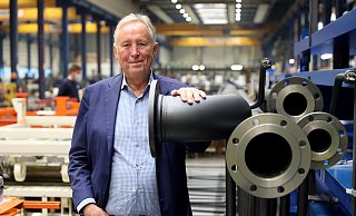 Heiner Wemhöner in einer seiner Produktionshallen bei "Wemhöner Surface Technologies" an der Planckstraße 7. Das Unternehmen führt er in dritter Generation. - Frank-Michael Kiel-Steinkamp Heiner Wemhöner in einer seiner Produktionshallen bei "Wemhöner Surface Technologies" an der Planckstraße 7. Das Unternehmen führt er in dritter Generation. - Frank-Michael Kiel-Steinkamp