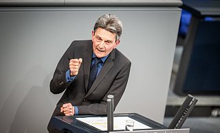 Rolf Mützenich ist seit 2019 Vorsitzender der SPD-Bundestagsfraktion. - Michael Kappeler / dpa Rolf Mützenich ist seit 2019 Vorsitzender der SPD-Bundestagsfraktion. - Michael Kappeler / dpa