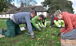 Zur Landesgartenschau in Höxter soll hier eine wahre Blütenpracht gedeihen. - LGS Zur Landesgartenschau in Höxter soll hier eine wahre Blütenpracht gedeihen. - LGS