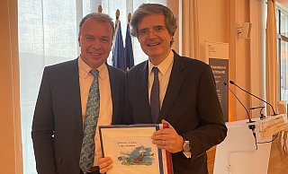 Bad Lippspringes Bürgermeister Ulrich Lange besuchte den französischen Botschafter in Deutschland, Francois Delattre. - Stadt Bad Lippspringe Bad Lippspringes Bürgermeister Ulrich Lange besuchte den französischen Botschafter in Deutschland, Francois Delattre. - Stadt Bad Lippspringe