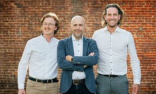 Das Team hinter BringBee: Johann Ferdinand Pietsch (26, v.l.), Carsten Jürgens und Alexander Klimitz. - Bring Bee Das Team hinter BringBee: Johann Ferdinand Pietsch (26, v.l.), Carsten Jürgens und Alexander Klimitz. - Bring Bee