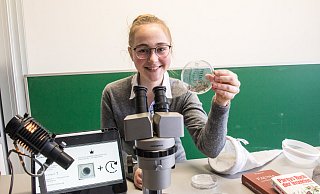Für „Jugend forscht“ untersuchte Bea Pfeiffer das Insektensterben in Lüftungsanlagen und Methoden zu dessen Verringerung. Jetzt ist sie für den Deutschen Engagementpreis nominiert. - Ralf Bittner Für „Jugend forscht“ untersuchte Bea Pfeiffer das Insektensterben in Lüftungsanlagen und Methoden zu dessen Verringerung. Jetzt ist sie für den Deutschen Engagementpreis nominiert. - Ralf Bittner