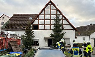 Bei einem Schwelbrand im Erdgeschoss eines Fachwerkgebäude im Ortskern des Bad Wünnenberger Stadtteils Fürstenberg sind am Samstag zwei Bewohner ums Leben gekommen. - Ralph Meyer Bei einem Schwelbrand im Erdgeschoss eines Fachwerkgebäude im Ortskern des Bad Wünnenberger Stadtteils Fürstenberg sind am Samstag zwei Bewohner ums Leben gekommen. - Ralph Meyer
