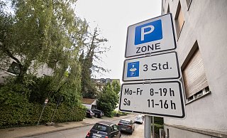 In der Loebellstraße kann man mit der Parkscheibe parken. Die Park-App "Parkster" sollte man dort besser nicht verwenden. - Oliver Krato In der Loebellstraße kann man mit der Parkscheibe parken. Die Park-App "Parkster" sollte man dort besser nicht verwenden. - Oliver Krato