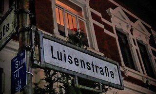 An der Luisenstraße soll der 30-Jährige ein älteres Ehepaar mit einem Stein angegriffen und schwer verletzt haben. - Paul Brinkmann,Paul Brinkmann An der Luisenstraße soll der 30-Jährige ein älteres Ehepaar mit einem Stein angegriffen und schwer verletzt haben. - Paul Brinkmann,Paul Brinkmann