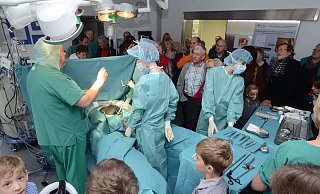 Im Oktober 2014 drängten sich die Gäste beim Tag der offenen Tür im sanierten und damals wiedereröffneten Krankenhaus Rahden. Dessen Tage sind möglicherweise gezählt. - Archiv Joern Spreen-Ledebur Im Oktober 2014 drängten sich die Gäste beim Tag der offenen Tür im sanierten und damals wiedereröffneten Krankenhaus Rahden. Dessen Tage sind möglicherweise gezählt. - Archiv Joern Spreen-Ledebur