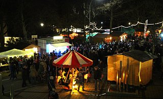 Der Weihnachtsmarkt von "Kirchlengern handelt" findet immer im Ortszentrum von Kirchlengern statt. - Archivfoto: Myriam Domke-Feiner Der Weihnachtsmarkt von "Kirchlengern handelt" findet immer im Ortszentrum von Kirchlengern statt. - Archivfoto: Myriam Domke-Feiner