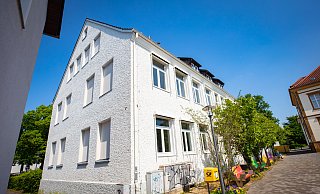 Die Tieplatzschule in Heepen soll zur XXL-Kita werden - aber wohl erst 2025. Zuvor sollen dort Flüchtlinge und weitere Obdachlose untergebracht werden. - Mike-Dennis Mller / www.mdm.photo Die Tieplatzschule in Heepen soll zur XXL-Kita werden - aber wohl erst 2025. Zuvor sollen dort Flüchtlinge und weitere Obdachlose untergebracht werden. - Mike-Dennis Mller / www.mdm.photo