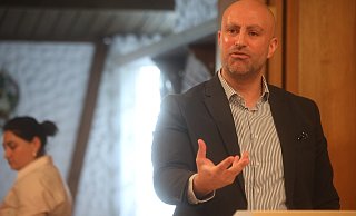 Landrat Ali Dogan berichtete über den aktuellen Stand der Neupläne der MKK. - Jörg Stuke Landrat Ali Dogan berichtete über den aktuellen Stand der Neupläne der MKK. - Jörg Stuke
