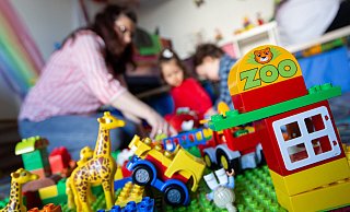 Es hakt an allen Stellen. Erzieher fehlen, dringend benötigte Bauprojekte platzen, weil die Baukosten explodieren. Viel mehr Kinder als zuvor benötigen zudem eine intensive Betreuung. - Niklas Tüns Es hakt an allen Stellen. Erzieher fehlen, dringend benötigte Bauprojekte platzen, weil die Baukosten explodieren. Viel mehr Kinder als zuvor benötigen zudem eine intensive Betreuung. - Niklas Tüns