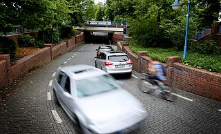 Radfahrer fühlen sich auf Bündes Straßen nicht sicher. Das zeigt eine aktuelle Auswertung des ADFC. - www.gerald-dunkel.de Radfahrer fühlen sich auf Bündes Straßen nicht sicher. Das zeigt eine aktuelle Auswertung des ADFC. - www.gerald-dunkel.de