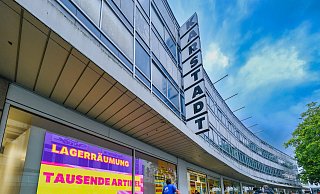 Es ist vorbei. Karstadt ist in Bielefeld Geschichte. Das Ende des Kaufhauses beschäftigt nach wie vor viele Bielefelder. - Andreas Zobe Es ist vorbei. Karstadt ist in Bielefeld Geschichte. Das Ende des Kaufhauses beschäftigt nach wie vor viele Bielefelder. - Andreas Zobe