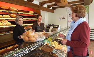 Neben den "Gutes von gestern"-Filialen in Espelkamp (hier im Bild), Lübbecke und Löhne wird die Bäckerei Schmidt nun eine weitere in Minden eröffnen. - Karsten Schulz Neben den "Gutes von gestern"-Filialen in Espelkamp (hier im Bild), Lübbecke und Löhne wird die Bäckerei Schmidt nun eine weitere in Minden eröffnen. - Karsten Schulz