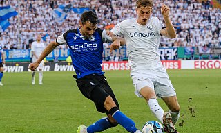 Arminia Bielefeld gewinnt in der ersten Runde des DFB-Pokals mit 6:3 nach Elfmeterschießen gegen den VfL Bochum. - Andreas Zobe Arminia Bielefeld gewinnt in der ersten Runde des DFB-Pokals mit 6:3 nach Elfmeterschießen gegen den VfL Bochum. - Andreas Zobe