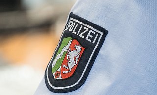 Die Täter hatten sich als Polizisten ausgegeben und so das Vertrauen ihrer Opfer erschlichen. - picture alliance / Marcel Kusch/dpa Die Täter hatten sich als Polizisten ausgegeben und so das Vertrauen ihrer Opfer erschlichen. - picture alliance / Marcel Kusch/dpa