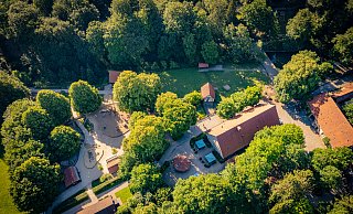 Hinter dem Streichelzoo des Tierparks soll auf dem ehemaligen Hockeyplatzeine besondere Hofanlage mit seltenen Tieren entstehen. - Mike-Dennis Mueller / www.mdm.photo Hinter dem Streichelzoo des Tierparks soll auf dem ehemaligen Hockeyplatzeine besondere Hofanlage mit seltenen Tieren entstehen. - Mike-Dennis Mueller / www.mdm.photo