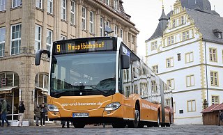 Täglich fahren Hunderte Busse durch die Innenstadt - wie hier am Rathausplatz. - Niklas Tüns Täglich fahren Hunderte Busse durch die Innenstadt - wie hier am Rathausplatz. - Niklas Tüns