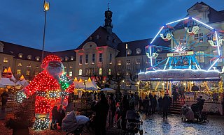 Der Rathaus bietet bei Dunkelheit ein stimmungsvolles Bild. - Susanne Blersch Der Rathaus bietet bei Dunkelheit ein stimmungsvolles Bild. - Susanne Blersch
