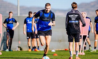 Der angeschlagene SCP-Stürmer Felix Platte, hier im Winter-Trainingslager in Spanien, ist bereits aus Tirol abgereist. - Besim Mazhiqi Der angeschlagene SCP-Stürmer Felix Platte, hier im Winter-Trainingslager in Spanien, ist bereits aus Tirol abgereist. - Besim Mazhiqi