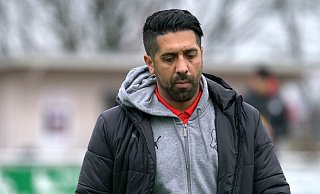 Theesens Trainer Engin Acar hat seit Sonntagnachmittag die Gewissheit des Westfalenliga-Abstiegs. - Peter Unger Theesens Trainer Engin Acar hat seit Sonntagnachmittag die Gewissheit des Westfalenliga-Abstiegs. - Peter Unger