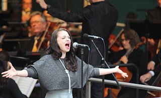 Sopranistin Galina Benevich zieht das Publikum in ihren Bann. - Burkhard Battran Sopranistin Galina Benevich zieht das Publikum in ihren Bann. - Burkhard Battran