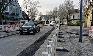 Die Straße neben dem Blücherplatz ist wieder frei. Nur die Fahrbahn; nicht die Einfahrten. - Andreas Sundermeier Die Straße neben dem Blücherplatz ist wieder frei. Nur die Fahrbahn; nicht die Einfahrten. - Andreas Sundermeier