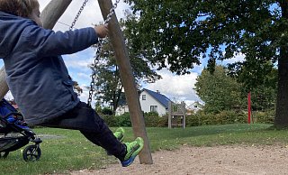 Nicht überall in Löhne haben Kinder auf Spielplätzen eine Schaukel zur Verfügung. Teilweise wurden Geräte abgebaut. - Felix Eisele Nicht überall in Löhne haben Kinder auf Spielplätzen eine Schaukel zur Verfügung. Teilweise wurden Geräte abgebaut. - Felix Eisele