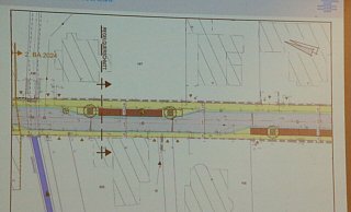 Der obere, linke Gehweg der Bahnhofstraße in Richtung Innenstadt wird auf 2,80 Meter verbreitert. - Burkhard Battran Der obere, linke Gehweg der Bahnhofstraße in Richtung Innenstadt wird auf 2,80 Meter verbreitert. - Burkhard Battran