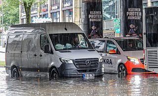 Die Unterführung an der OWD-Abfahrt Stapenhorststraße ist überschwemmt worden. - Paul Brinkmann Die Unterführung an der OWD-Abfahrt Stapenhorststraße ist überschwemmt worden. - Paul Brinkmann
