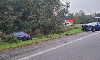Bei dem Zusammenstoß auf der L770 wurden beide beteiligten Fahrer verletzt. - Lukas Röthemeyer/Feuerwehr Hille Bei dem Zusammenstoß auf der L770 wurden beide beteiligten Fahrer verletzt. - Lukas Röthemeyer/Feuerwehr Hille