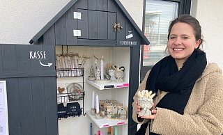 Ob Beton, Holz oder Filz: Sarah Scheer hat viele Ideen für hübsche Deko-Artikel mit denen sie den Selbstbedienungsladen direkt neben der Haustür bestückt. - Kirsten Tirre Ob Beton, Holz oder Filz: Sarah Scheer hat viele Ideen für hübsche Deko-Artikel mit denen sie den Selbstbedienungsladen direkt neben der Haustür bestückt. - Kirsten Tirre