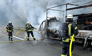 Der Transporter brannte komplett aus. - Jürgen Mahncke Der Transporter brannte komplett aus. - Jürgen Mahncke