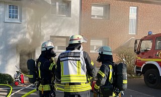 Enorme Rauchentwicklung bei Brand in Bielefeld. - Charlotte Mahncke Enorme Rauchentwicklung bei Brand in Bielefeld. - Charlotte Mahncke