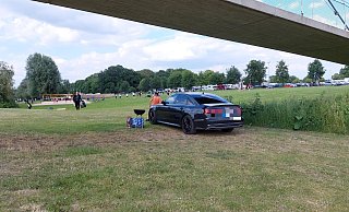 Häufiger hat der Leser Autos beobachtet, die unter der Brücke abgestellt werden. Manchmal grillen die Fahrer dort, ohne ihren Müll zu entsorgen. - privat Häufiger hat der Leser Autos beobachtet, die unter der Brücke abgestellt werden. Manchmal grillen die Fahrer dort, ohne ihren Müll zu entsorgen. - privat
