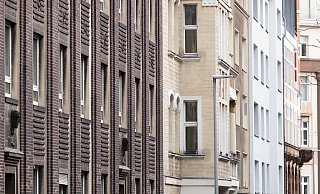Eine Prämie oder einen Teil der Investitions- oder Sanierungskosten zahlt der LWL, wenn Vermieter eine Wohnung an bislang Wohnungslose vermieten. - dpa (Symbolfoto) Eine Prämie oder einen Teil der Investitions- oder Sanierungskosten zahlt der LWL, wenn Vermieter eine Wohnung an bislang Wohnungslose vermieten. - dpa (Symbolfoto)