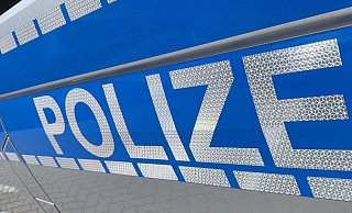 Der 21-jährige Fahrer flüchtete zunächst von der Unfallstelle, meldete sich später aber dann doch bei der Polizei. - Jens Reddeker Der 21-jährige Fahrer flüchtete zunächst von der Unfallstelle, meldete sich später aber dann doch bei der Polizei. - Jens Reddeker