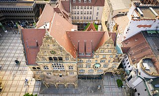 Im ersten Stock im Alten Rathaus ist das Dienstzimmer des Oberbürgermeisters. Über das Verfahren zur Wiederwahl von Sozialdezernent Ingo Nürnberger ist auch eine Debatte entbrannt, wer 2025 in das Chefbüro einziehen könnte. - Mike-Dennis Müller / www.mdm.photo Im ersten Stock im Alten Rathaus ist das Dienstzimmer des Oberbürgermeisters. Über das Verfahren zur Wiederwahl von Sozialdezernent Ingo Nürnberger ist auch eine Debatte entbrannt, wer 2025 in das Chefbüro einziehen könnte. - Mike-Dennis Müller / www.mdm.photo