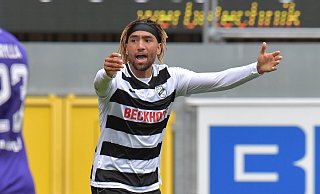 Cyrill Akono könnte schon bald das Trikot des BVB tragen. Beim 2:1-Testspielsieg der Verler über den VfL am Freitagmorgen kam der 22-Jährige bereits nicht mehr zum Einsatz. - Archiv/Jens Dünhölter Cyrill Akono könnte schon bald das Trikot des BVB tragen. Beim 2:1-Testspielsieg der Verler über den VfL am Freitagmorgen kam der 22-Jährige bereits nicht mehr zum Einsatz. - Archiv/Jens Dünhölter